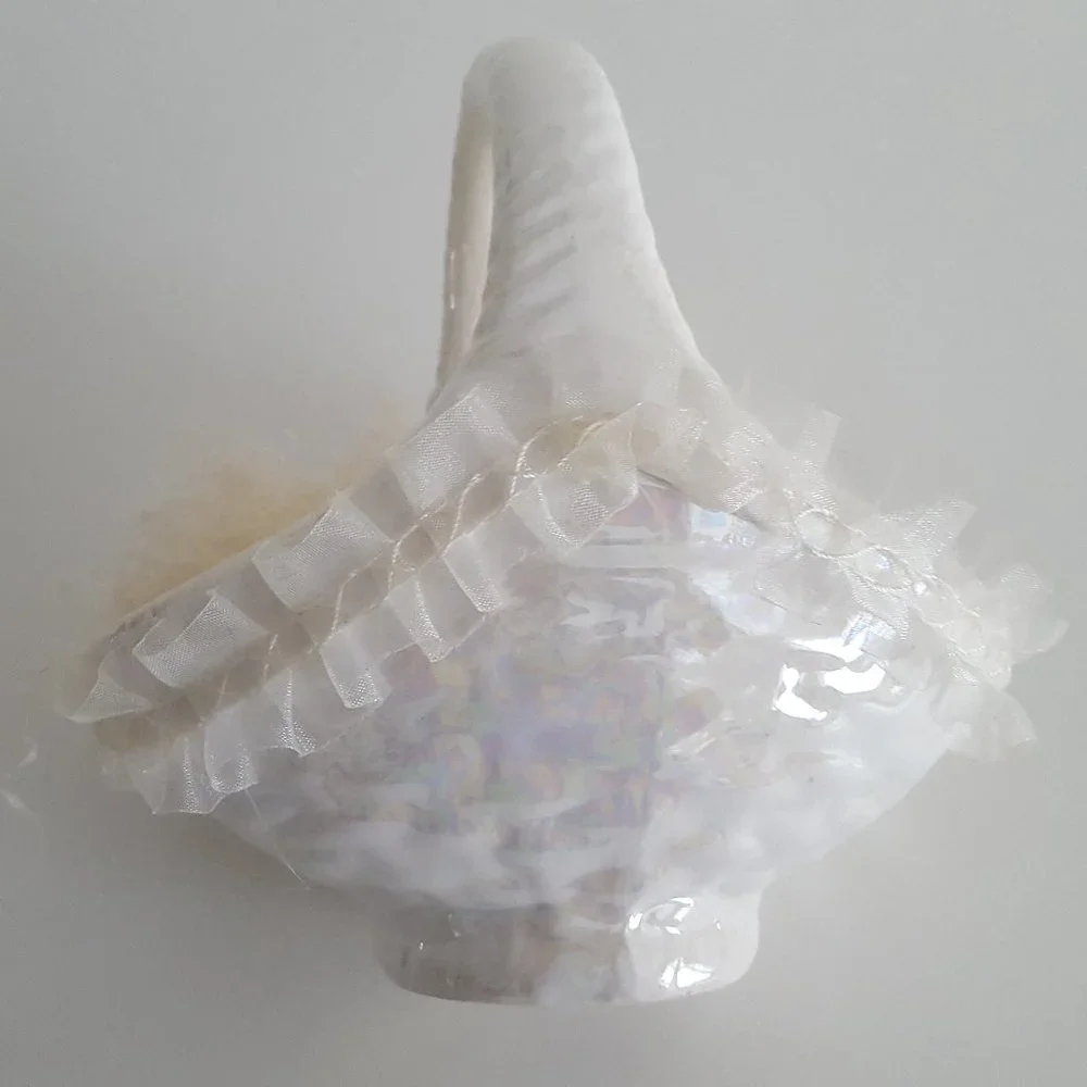 Small Iridescent Ceramic Basket White w/Trim *Imperfection* Shiah Yin ROC Taiwan